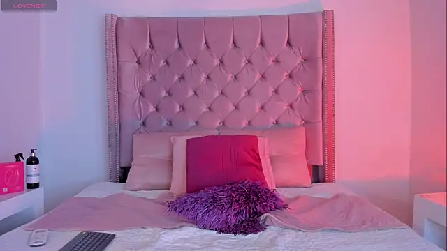 Snapshot of Diamond_Piarce chatting on 09/15/25, 03:17 Diamond Piarce online show from 09/15/25, 03:17