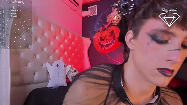 Snapshot of Diamond_Piarce chatting on 10/31/25, 11:39 Diamond Piarce online show from 10/31/25, 11:39