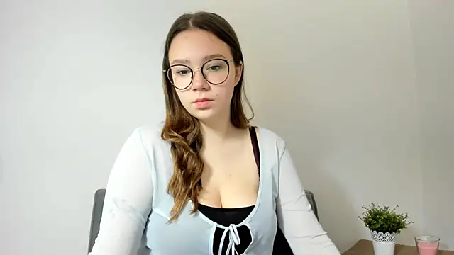 Snapshot of KatySensualy chatting on 10/30/25, 04:19 KatySensualy online show from 10/30/25, 04:19