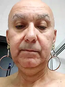 Emily de Carla online show from 04/16/26, 06:47