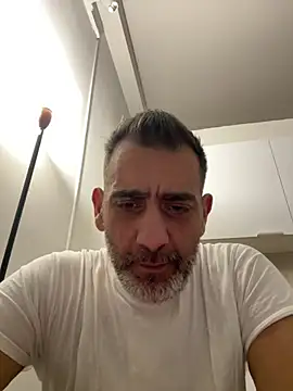 Skizzo6980 online show from 02/15/26, 02:08