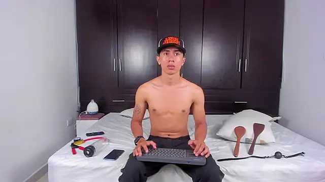 Snapshot of zadders_yb chatting on 09/18/25, 04:14 zadders yb online show from 09/18/25, 04:14