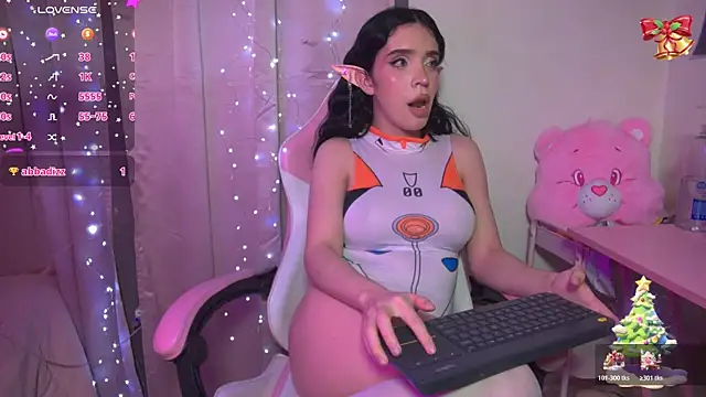 Snapshot of victoriabb28 chatting on 11/17/25, 02:39 victoriabb28 online show from 11/17/25, 02:39