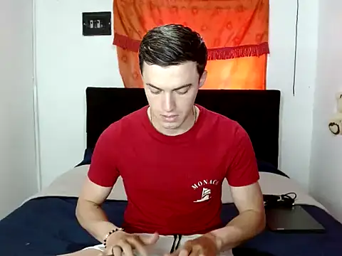 Snapshot of Ken_bigcock77 chatting on 09/25/25, 06:11 Ken bigcock77 online show from 09/25/25, 06:11