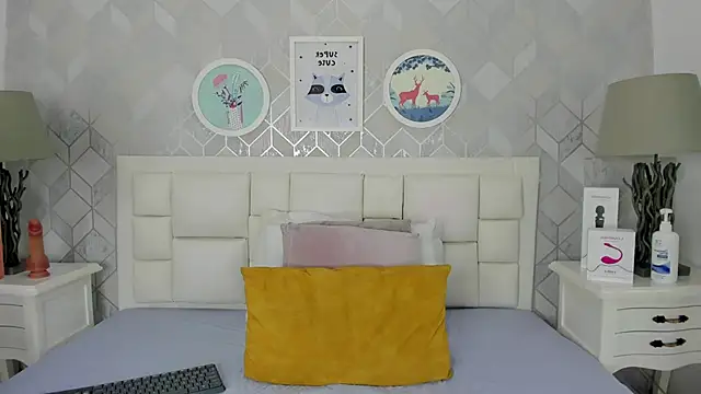 naia cox online show from 09/20/25, 11:28