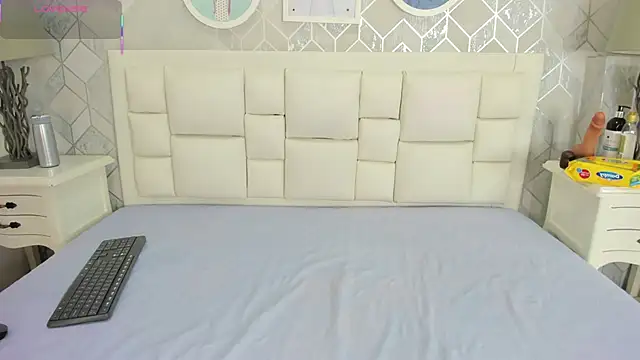 naia cox online show from 03/26/26, 03:45