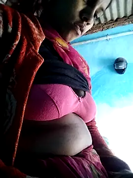 Hot-qwer online show from 02/18/26, 07:15