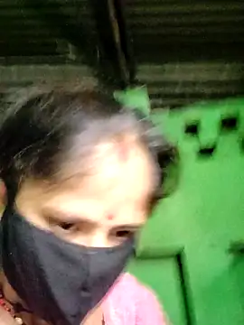 Hot-ilaiy online show from 09/11/25, 10:10