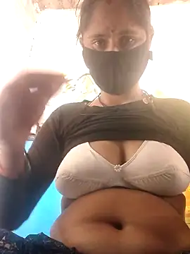 Hot-ilaiy online show from 11/21/25, 09:08