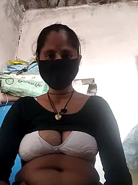 Hot-ilaiy online show from 11/24/25, 08:58