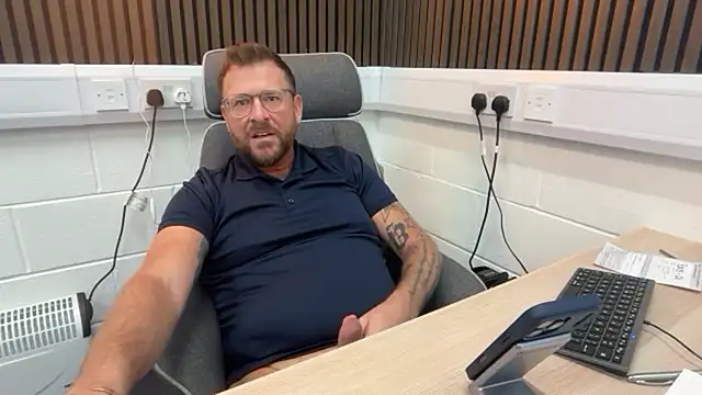 Snapshot of bilf1978 chatting on 03/04/26, 07:14 bilf1978 online show from 03/04/26, 07:14