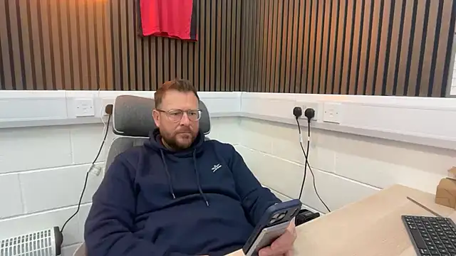 Snapshot of bilf1978 chatting on 03/05/26, 07:48 bilf1978 online show from 03/05/26, 07:48