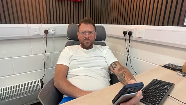 Snapshot of bilf1978 chatting on 03/19/26, 09:24 bilf1978 online show from 03/19/26, 09:24