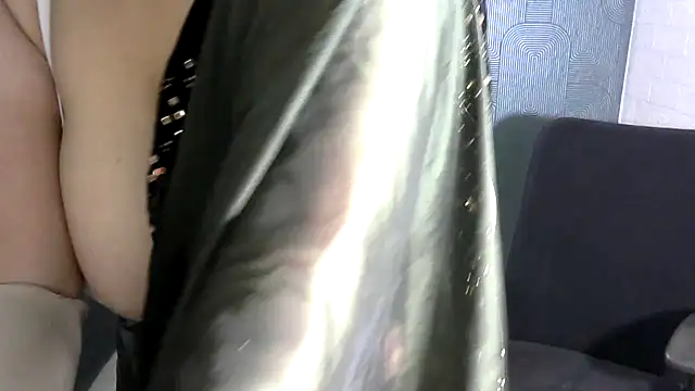 Snapshot of sexy_indianboobs chatting on 12/15/24, 03:42 sexy indianboobs online show from 12/15/24, 03:42