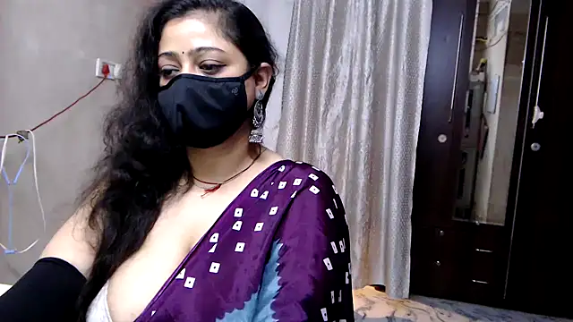 Snapshot of sexy_indianboobs chatting on 06/27/26, 02:23 sexy indianboobs online show from 06/27/26, 02:23