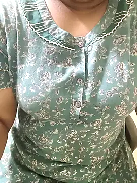 Snapshot of Tamil-rami chatting on 10/12/25, 03:11 Tamil-rami online show from 10/12/25, 03:11