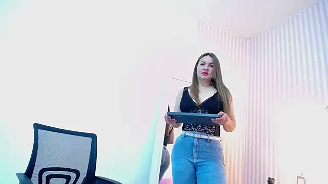 ViictoriaJones  online show from 10/08/25, 12:58