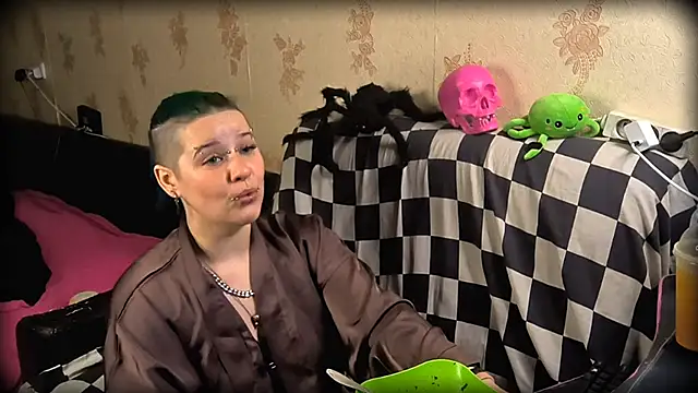 NeonNectar  online show from 11/30/25, 05:06