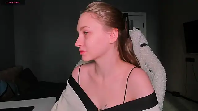 Snapshot of Ammi_bliss chatting on 11/14/25, 06:12 Ammi bliss online show from 11/14/25, 06:12