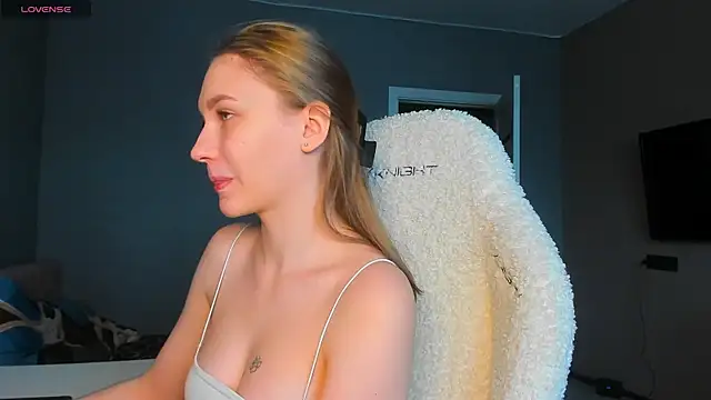 Snapshot of Ammi_bliss chatting on 11/25/25, 04:01 Ammi bliss online show from 11/25/25, 04:01