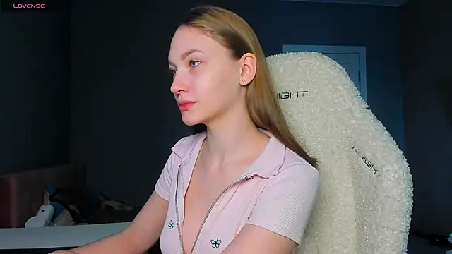 Snapshot of Ammi_bliss chatting on 11/28/25, 04:04 Ammi bliss online show from 11/28/25, 04:04