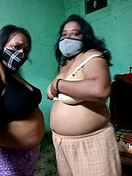 LoveOnStream online show from 11/02/25, 03:36