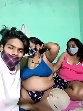 LoveOnStream online show from 11/05/25, 06:19