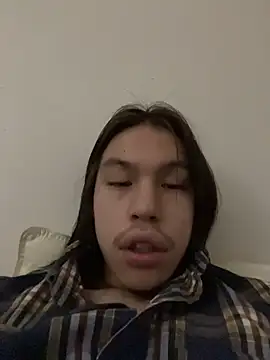 Snapshot of heytherepeoples717 chatting on 11/06/25, 12:28 heytherepeoples717 online show from 11/06/25, 12:28