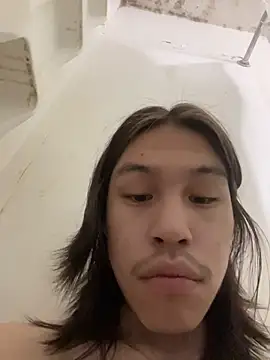 Snapshot of heytherepeoples717 chatting on 11/13/25, 10:36 heytherepeoples717 online show from 11/13/25, 10:36