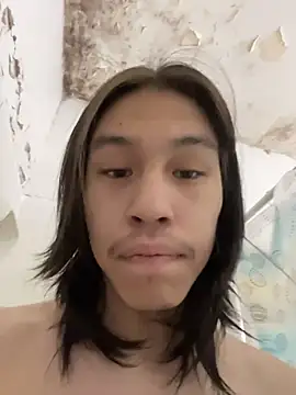 Snapshot of heytherepeoples717 chatting on 12/02/25, 12:54 heytherepeoples717 online show from 12/02/25, 12:54