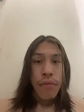 Snapshot of heytherepeoples717 chatting on 12/15/25, 11:53 heytherepeoples717 online show from 12/15/25, 11:53