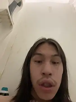 Snapshot of heytherepeoples717 chatting on 12/16/25, 11:59 heytherepeoples717 online show from 12/16/25, 11:59