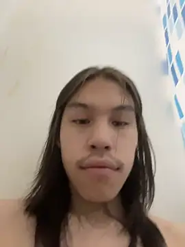 Snapshot of heytherepeoples717 chatting on 03/07/26, 12:02 heytherepeoples717 online show from 03/07/26, 12:02