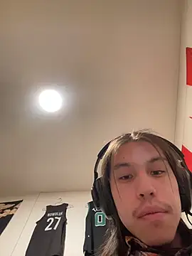 Snapshot of heytherepeoples717 chatting on 03/15/26, 06:41 heytherepeoples717 online show from 03/15/26, 06:41