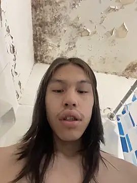 Snapshot of heytherepeoples717 chatting on 03/29/26, 10:48 heytherepeoples717 online show from 03/29/26, 10:48