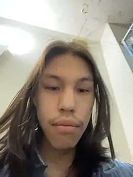 Snapshot of heytherepeoples717 chatting on 04/20/26, 11:24 heytherepeoples717 online show from 04/20/26, 11:24