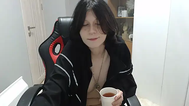 Snapshot of TinaQuiin chatting on 09/22/25, 08:05 TinaQuiin online show from 09/22/25, 08:05