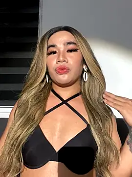 Snapshot of Malia_Nicole chatting on 10/13/25, 01:55 Malia Nicole online show from 10/13/25, 01:55