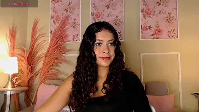 Snapshot of CurlyDani chatting on 09/18/25, 07:05 CurlyDani online show from 09/18/25, 07:05