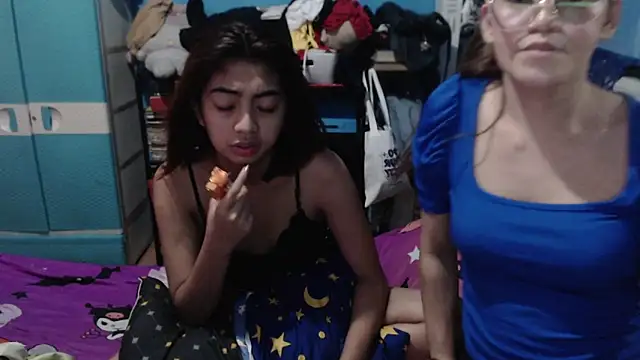 PrettyMae20 online show from 03/19/26, 06:28