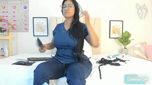  Miaa khalifa  online show from 02/03/26, 12:32