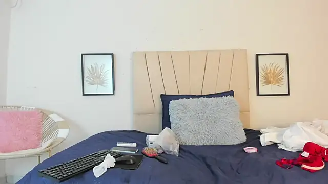  Miaa khalifa  online show from 03/23/26, 12:09