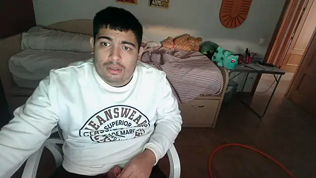 Snapshot of Martigato3 chatting on 10/28/25, 04:42 Martigato3 online show from 10/28/25, 04:42