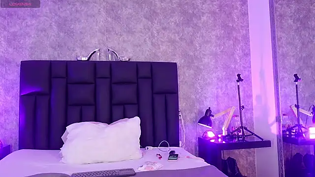 crystaldarliing online show from 04/15/26, 05:53