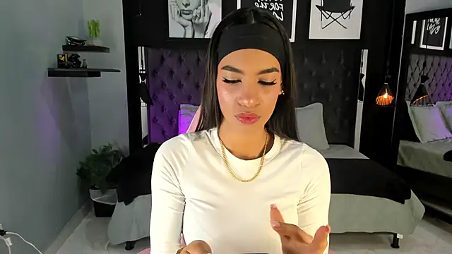 kitty collins  online show from 09/10/25, 10:37