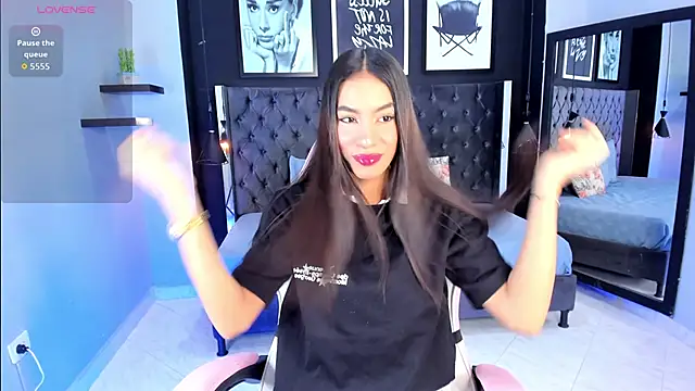 kitty collins  online show from 10/05/25, 10:46