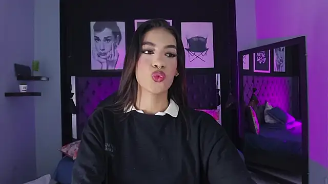 Snapshot of kitty_collins_ chatting on 02/11/26, 11:59 kitty collins online show from 02/11/26, 11:59