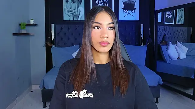 Snapshot of kitty_collins_ chatting on 03/19/26, 11:58 kitty collins online show from 03/19/26, 11:58