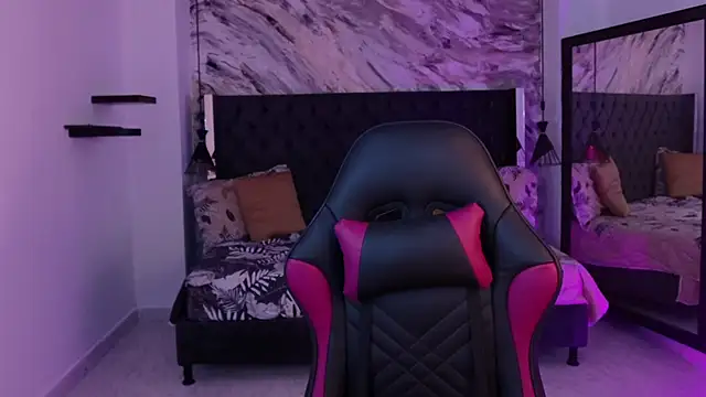 Snapshot of kitty_collins_ chatting on 04/05/26, 11:40 kitty collins online show from 04/05/26, 11:40