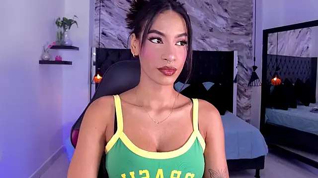 Snapshot of kitty_collins_ chatting on 06/17/26, 12:07 kitty collins online show from 06/17/26, 12:07